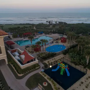 Nestled in a gated community overlooking the Atlantic Ocean, Hammock Dunes Club offers the member experience that you've been seeking.