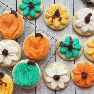 Buttercream frosted pumpkin cookies