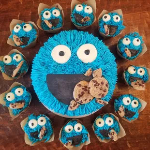 Cookie monster cake!