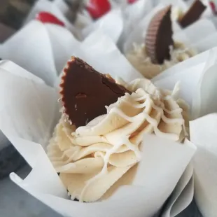 Reeces cupcake