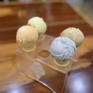 Flight of ice cream- 4 flavors ($7.25)