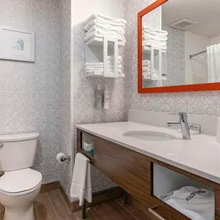 Guest room bath