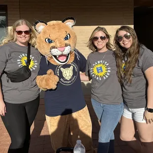 Hamstra Helping Hands attended the Mesa Verde Carnival to help their PTO raise funds.