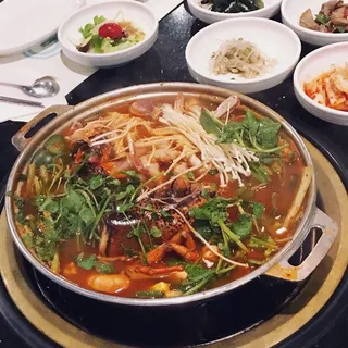 Shinsun Haemul Jungol (Serving for Two)