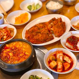 Soft Tofu Soup (beef), Kim-Chee Pancake (12/2021)