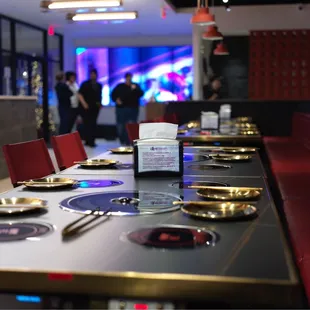 sushi and sashimi, interior