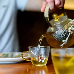 Beautiful tea service! @NOMTASTICFOODS