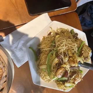 F2. Singapore Noodle