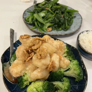 R3. Crispy Walnut Shrimp