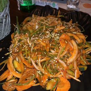 Spicy Seasoned Sea Snale with Vegetable ()