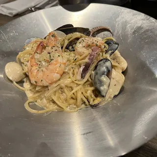 PA1. Seafood Cream Pasta