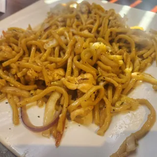 Chicken Lo Mein