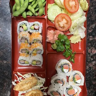 Lunch two roll bento box