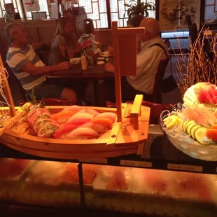 sushi and sashimi, interior