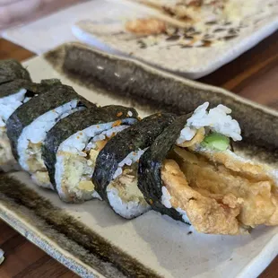 Salmon skin roll