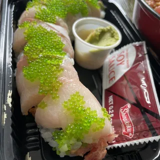 Hamachi Roll