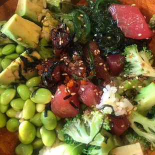 Tuna poke bowl