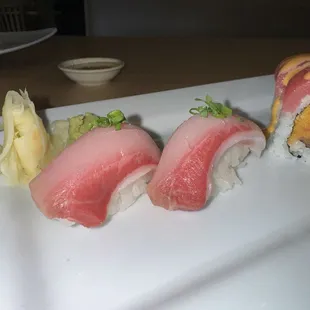 Yellowtail nigiri
