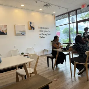 Açaí smoothie, no boba, no sugar and Almond milk please.
