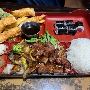 Dinner bento D with tuna sushi! My son says delicious.