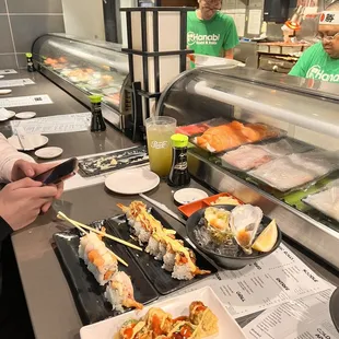 sushi and sashimi, interior