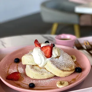 @eatingsfrom - matcha souffle pancakes