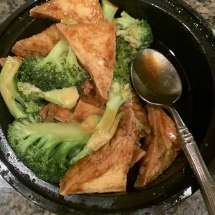 Tofu and broccoli