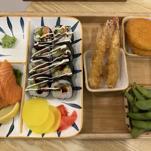 2/11/25 Hanami Super Combo D - Salmon Sashimi Set $27.95