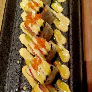 Yellowtail roll