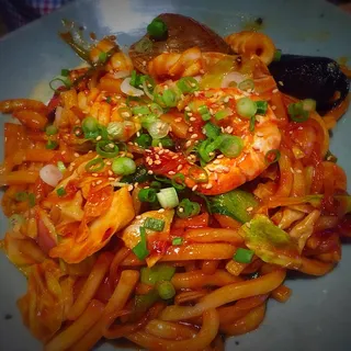 Spicy Stir-fried Seafood Udon Lunch Special