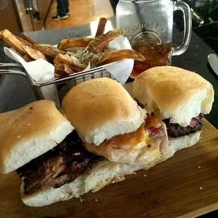 Hanan&apos;s Slider Trio