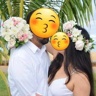Lei po&apos;o and bouquet made our wedding pictures!