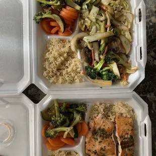 Hibachi salmon and veggies