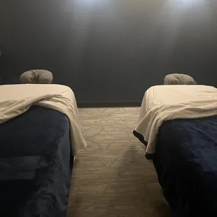 Hand & Stone Massage and Facial Spa