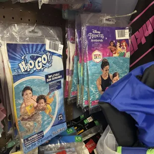 Swim gear and flaots