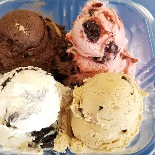 Chocoholic Peanut Butter Ripple, Black Cherry, OreeDough, and Chocolate Chip 4 scoop sampler for $6. Loved these flavors! 6/19/2021
