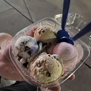 Oreo dough, Graham cracker station, s&apos;mores, strawberry sampler