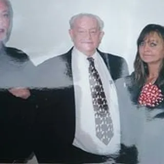 Dee S.