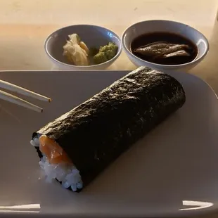 Basic no frills salmon roll