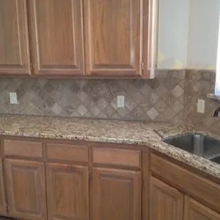 backsplash install