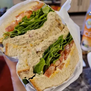 Smoked tuna sandwich