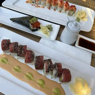 2 rolls and hand roll