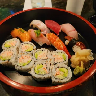 Regular sushi combo