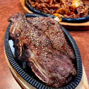 Galbi (grilled beef ribs)