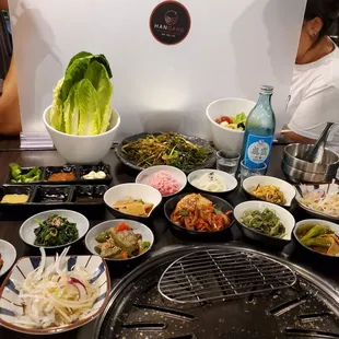 Lots of tasty banchan :)