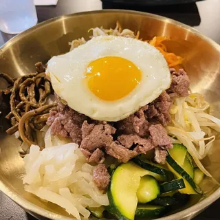 39. Beef Bibimbap /