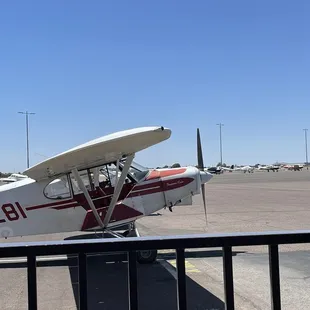 Was so great watching the planes take off while enjoying breakfast!