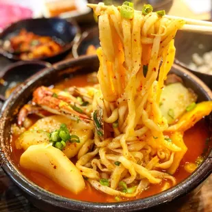 IG: la.eatingfoodie . Seafood Kal Guk Su Spicy