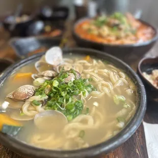Clam Kalguksu