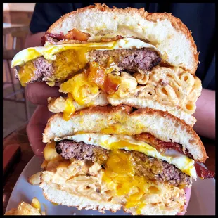 Bacon Egg Mac n' Cheese Burger